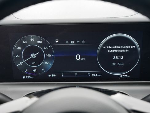 Certified 2025 Kia Seltos X-Line image 21