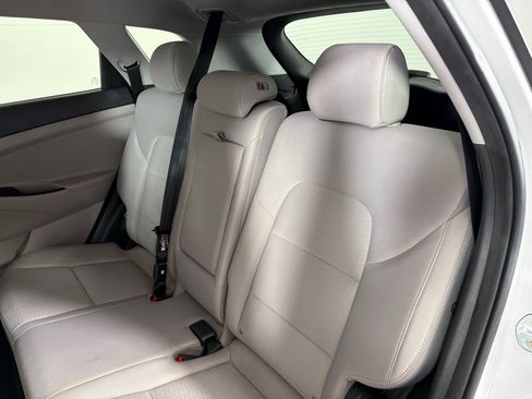 Used 2019 Hyundai Tucson Value FWD image 18