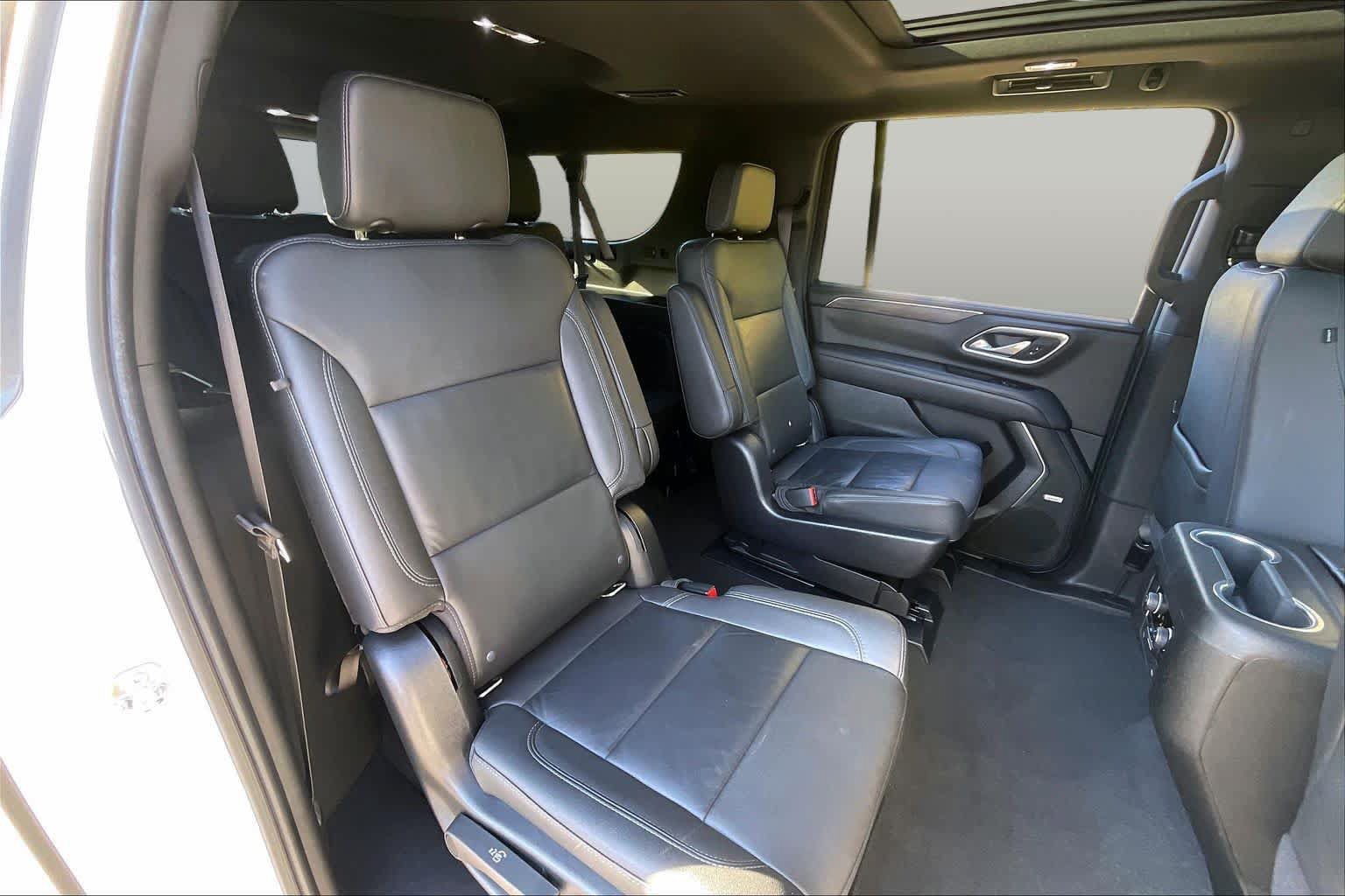 Used 2021 Chevrolet Suburban LT AWD/4WD image 18