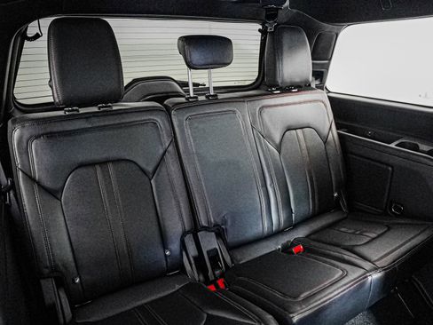 Used 2021 Ford Expedition Limited image 13