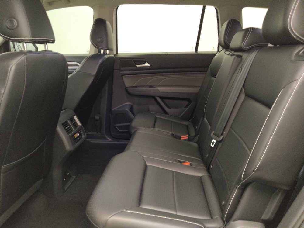 Used 2023 Volkswagen Atlas SE w/ Black Wheel Package FWD image 18