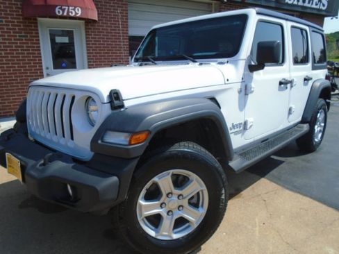 Used 2020 Jeep Wrangler Unlimited Sport S image 2