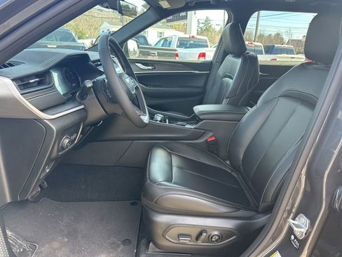 New 2026 Jeep Grand Cherokee L Limited w/ Limited Altitude Package AWD/4WD image 10