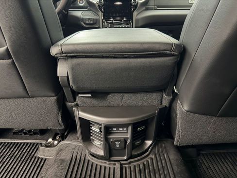 Used 2026 RAM 2500 Laramie AWD/4WD image 22