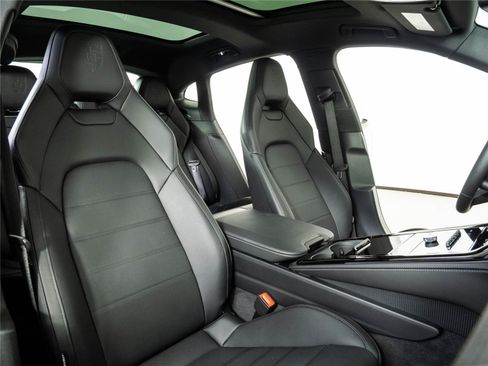 New 2026 Porsche Panamera image 24