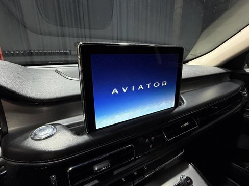 Used 2021 Lincoln Aviator AWD image 3