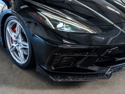 Used 2021 Chevrolet Corvette Stingray w/ Z51 Performance Package image 18