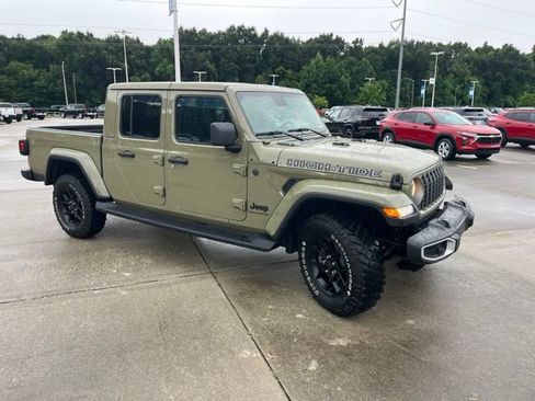 Used 2025 Jeep Gladiator Sport AWD/4WD image 10