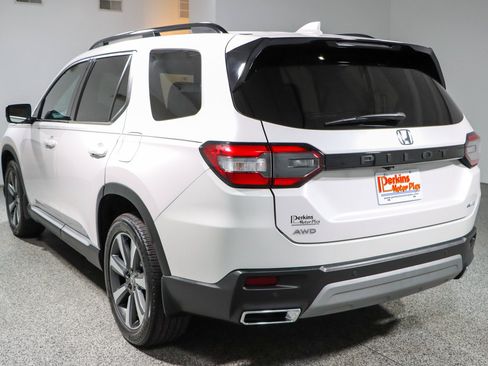 Used 2024 Honda Pilot Elite image 9
