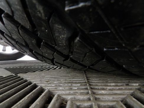 Used 2021 Chevrolet Silverado 1500 High Country w/ Technology Package image 8