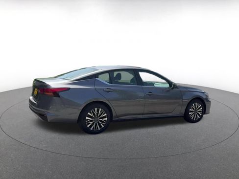 Used 2026 Nissan Altima 2.5 SV FWD image 12