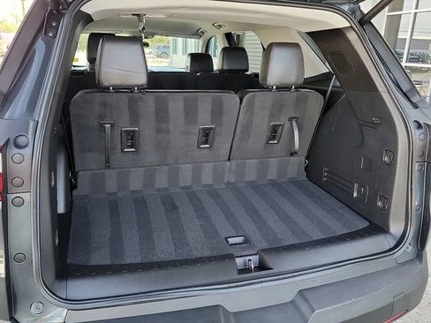Used 2021 Chevrolet Traverse LT image 10