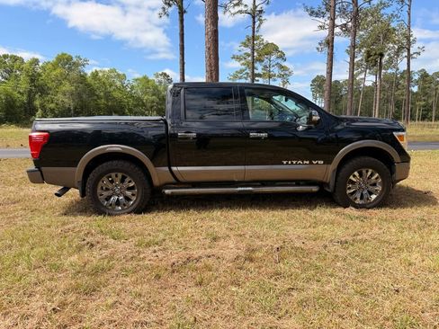 Used 2018 Nissan Titan PRO-4X AWD/4WD image 6