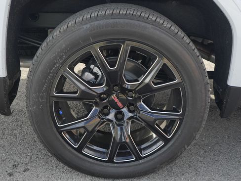 New 2026 GMC Sierra 1500 Denali image 13