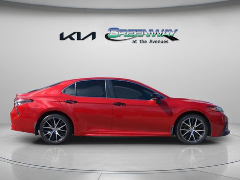 Used 2022 Toyota Camry SE image 23