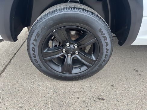 Used 2021 RAM 1500 Classic Warlock AWD/4WD image 9