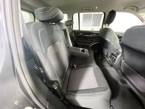 Used 2022 Jeep Grand Cherokee Laredo w/ Luxury Tech Group I image 25