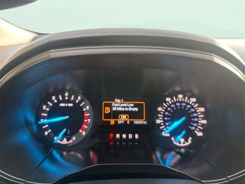 Used 2018 Ford Edge SE image 24