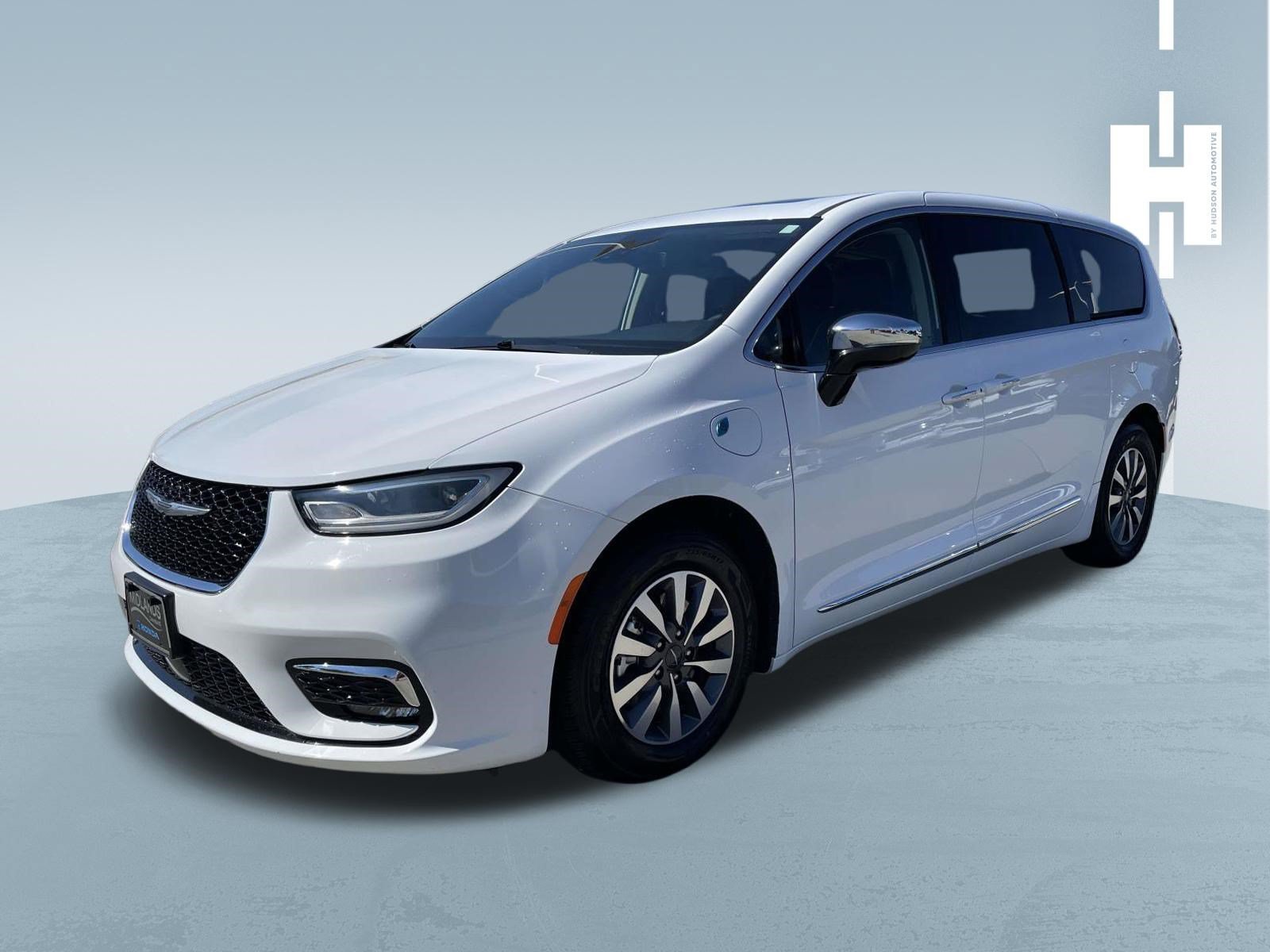 Used 2023 Chrysler Pacifica Limited FWD image 3