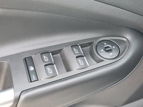 Used 2018 Ford Escape Titanium image 24