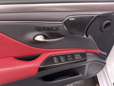 Used 2019 Lexus ES 350 F Sport w/ Accessory Package image 18