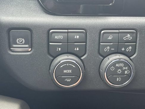 New 2026 Chevrolet Silverado 2500 ZR2 AWD/4WD image 31