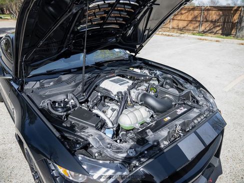 Used 2022 Ford Mustang Shelby GT500 w/ Technology Package image 17