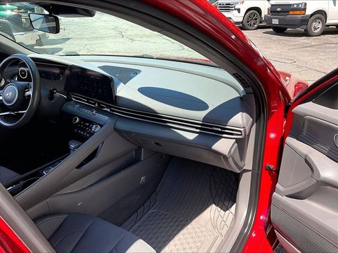 Used 2023 Hyundai Elantra SEL w/ Convenience Package FWD image 13