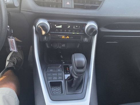 Used 2025 Toyota RAV4 LE AWD/4WD image 14