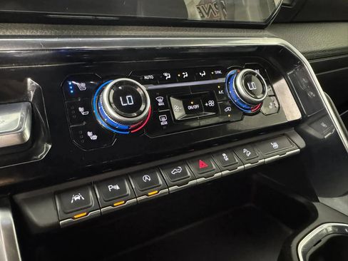 Used 2024 GMC Sierra 1500 Denali w/ Denali Reserve Package AWD/4WD image 22