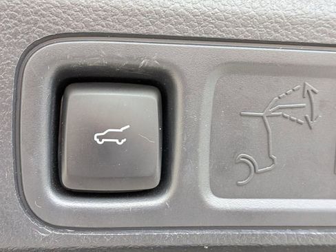 Used 2024 Ford Expedition XLT AWD/4WD image 14