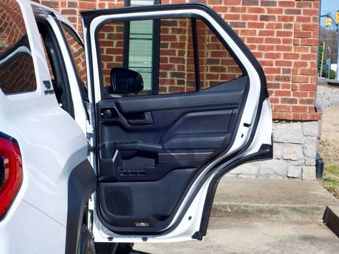 Used 2025 Toyota 4Runner TRD Off-Road Premium image 33