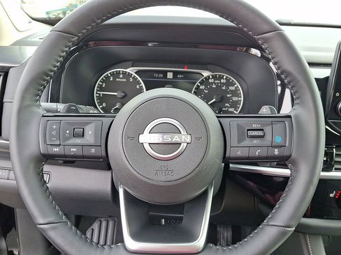 Used 2024 Nissan Pathfinder SL w/ SL Premium Package image 16