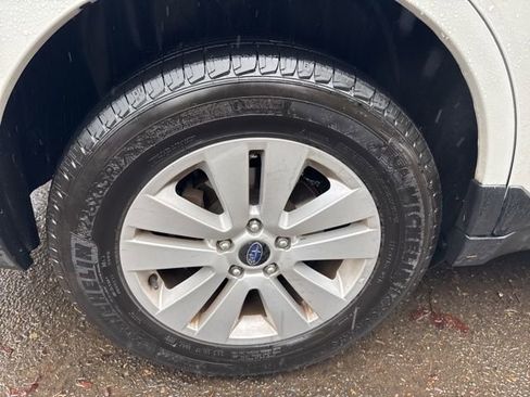 Used 2015 Subaru Outback 2.5i Premium image 19