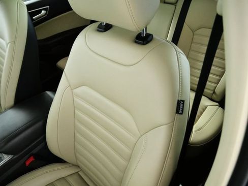 Certified 2024 Ford Edge SEL w/ Convenience Package AWD/4WD image 18