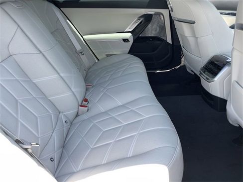 New 2025 BMW 740i image 14