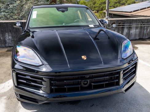 New 2026 Porsche Cayenne Coupe AWD/4WD image 16