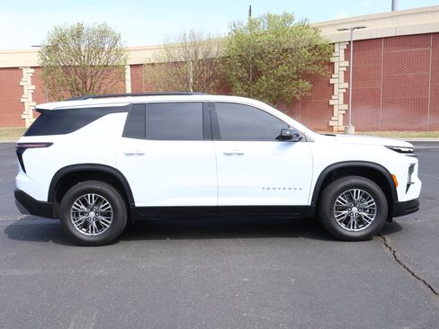 New 2026 Chevrolet Traverse LT w/ LPO, Floor Liner Package FWD image 30