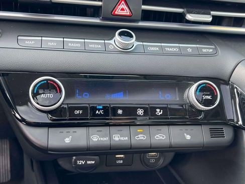Certified 2023 Hyundai Elantra Limited FWD image 30