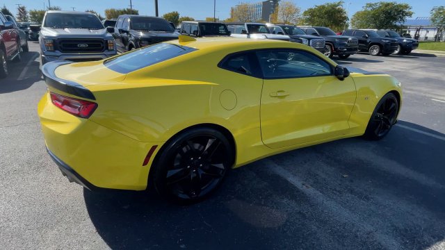 Used 2017 Chevrolet Camaro LT RWD image 2