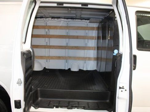 Used 2023 GMC Savana 2500 w/ Driver Convenience Package image 13