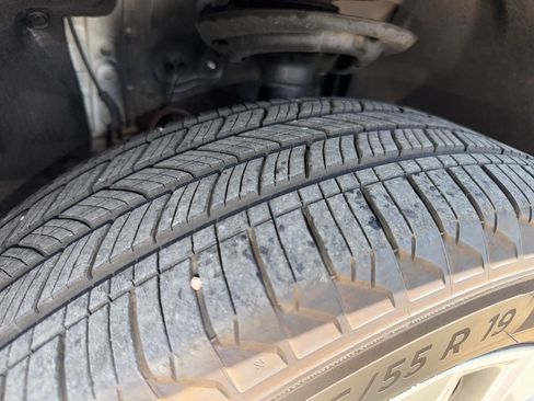 Used 2025 Toyota RAV4 XLE Premium image 32