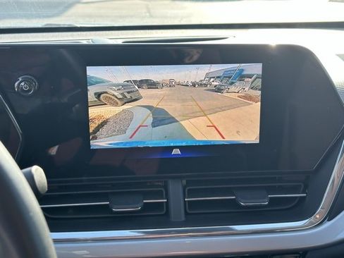 Certified 2025 Chevrolet Trax LT w/ Driver Confidence Package image 10