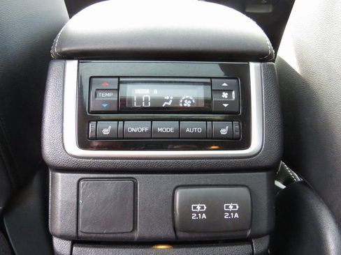 Used 2022 Subaru Ascent Limited w/ Technology Package image 24