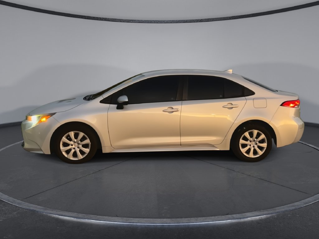 Used 2023 Toyota Corolla LE FWD image 5
