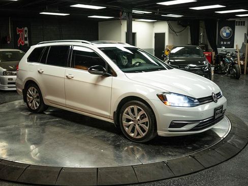 Used 2018 Volkswagen Golf SEL FWD image 5