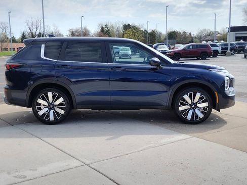 New 2026 Mitsubishi Outlander SE image 15