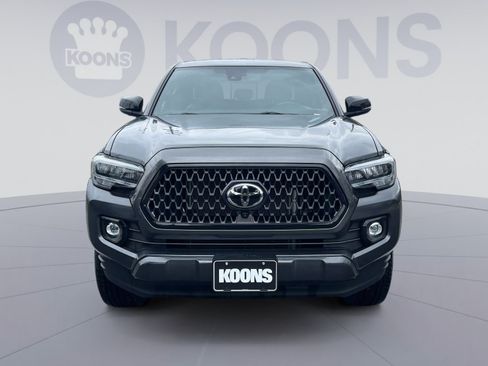 Used 2022 Toyota Tacoma Limited w/ Nightshade Package AWD/4WD image 11