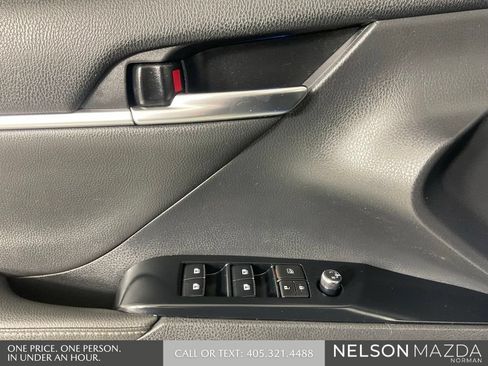 Used 2019 Toyota Camry XSE w/ Navigation Package FWD image 18