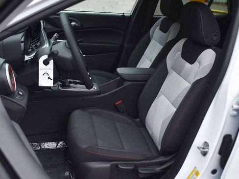 New 2026 Chevrolet Trax RS w/ Driver Confidence Package image 9